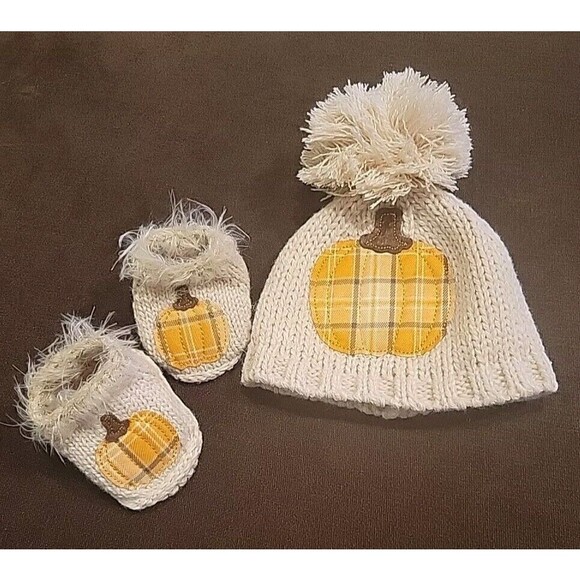 Little Me Baby Pumpkin Autumn Hat Booties 0-6 months Fall Thanksgiving Photo Op - Picture 1 of 6